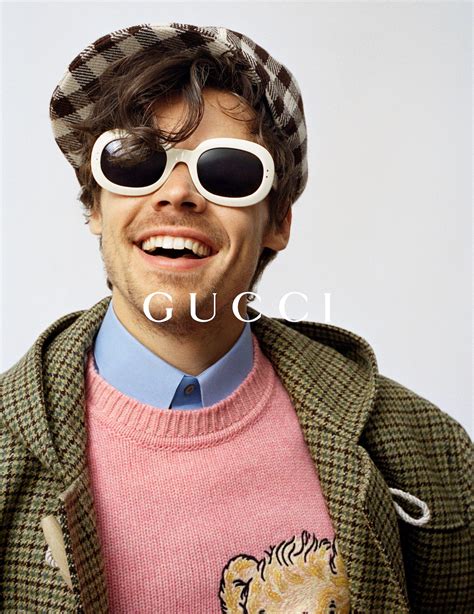 harry stules gucci shirt|Harry Styles Gucci 2021.